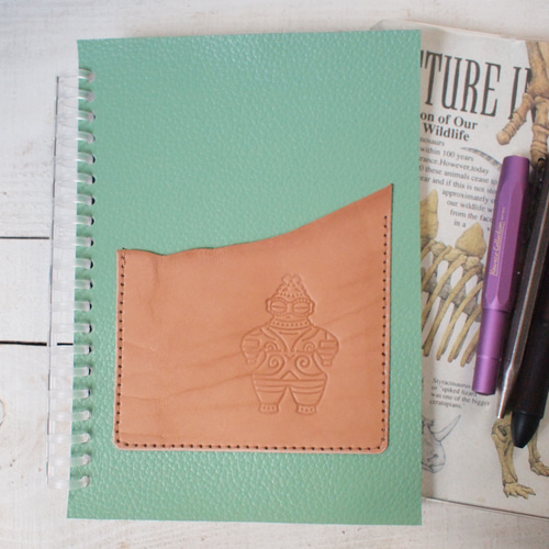 埴輪】くすみミントと栃木レザー 無印A5リフィルノート表紙 20穴