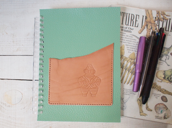 埴輪】くすみミントと栃木レザー 無印A5リフィルノート表紙 20穴