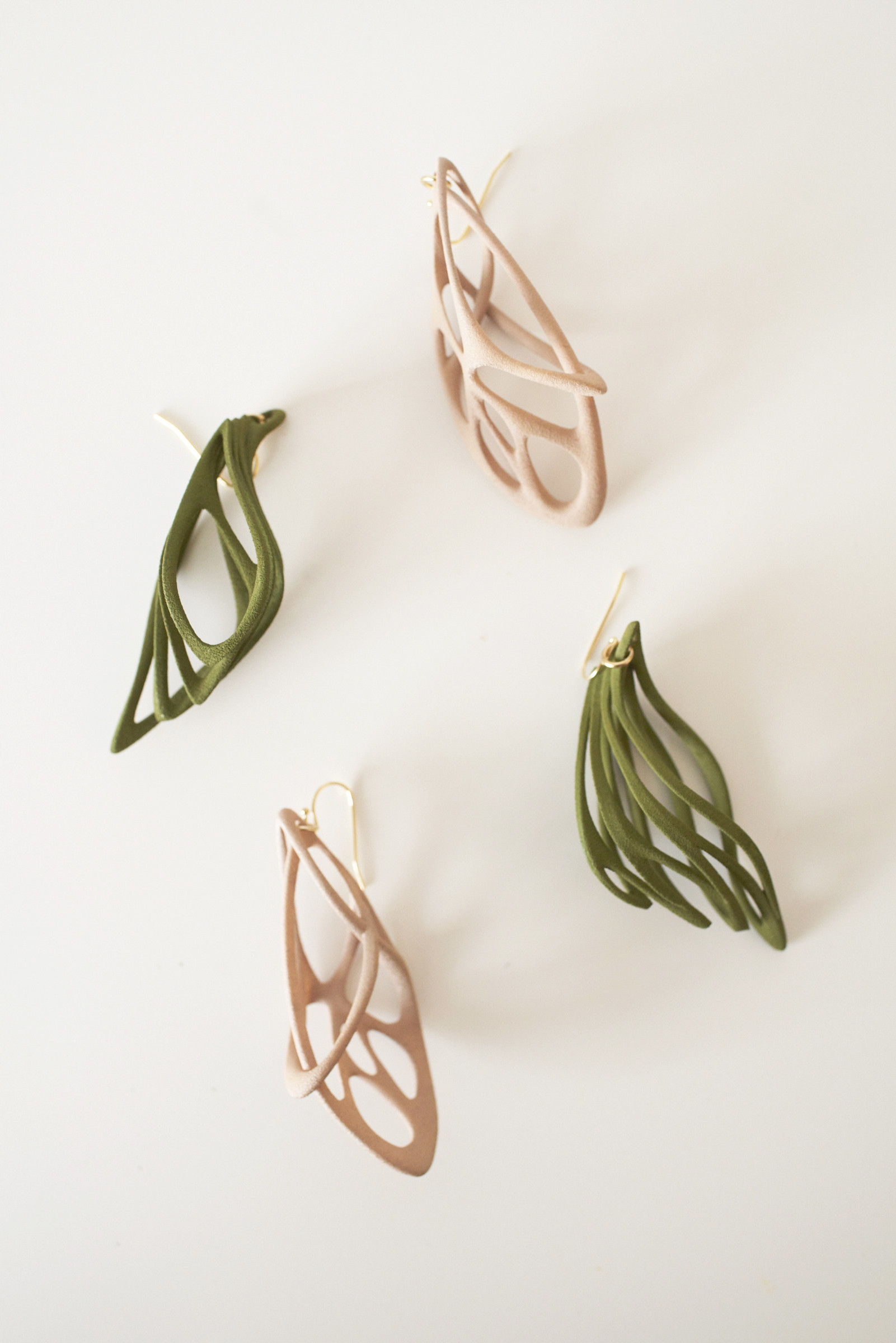 Malina Butterfly マリーナピアス・イヤリング　カーキ