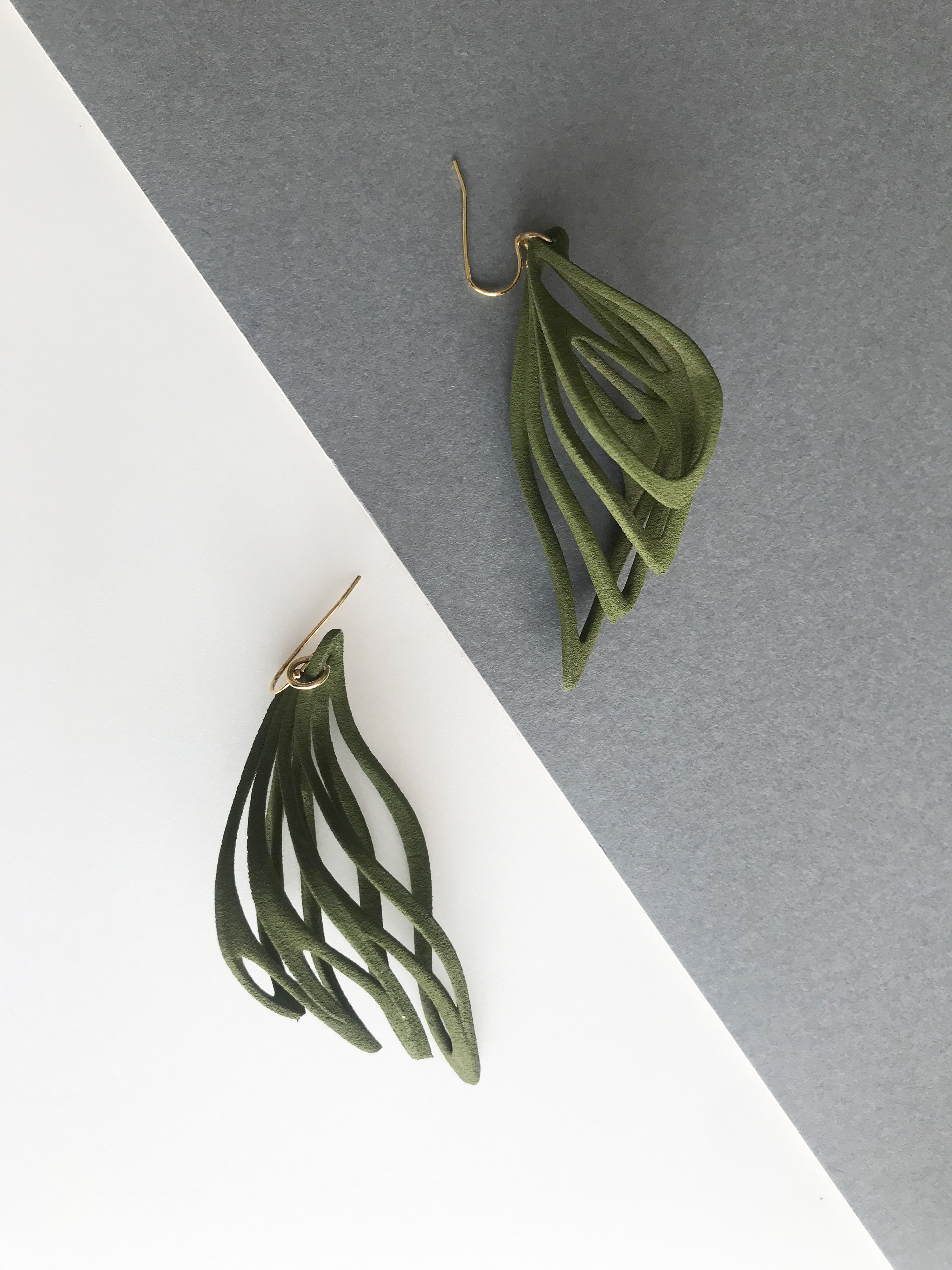 Malina Butterfly マリーナピアス・イヤリング　カーキ