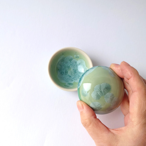 小さな可愛いボンボニエール。花結晶（緑） ボンボニエール 磁器