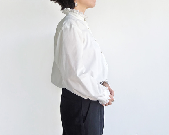 「ワケありな逸品H-2」フリルブラウス（ホワイト） 5枚目の画像