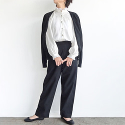 「ワケありな逸品H-2」フリルブラウス（ホワイト） 2枚目の画像