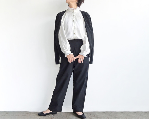 「ワケありな逸品H-2」フリルブラウス（ホワイト） 2枚目の画像