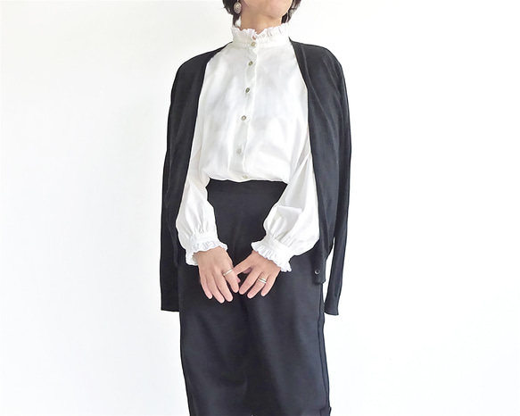 「ワケありな逸品H-2」フリルブラウス（ホワイト） 3枚目の画像