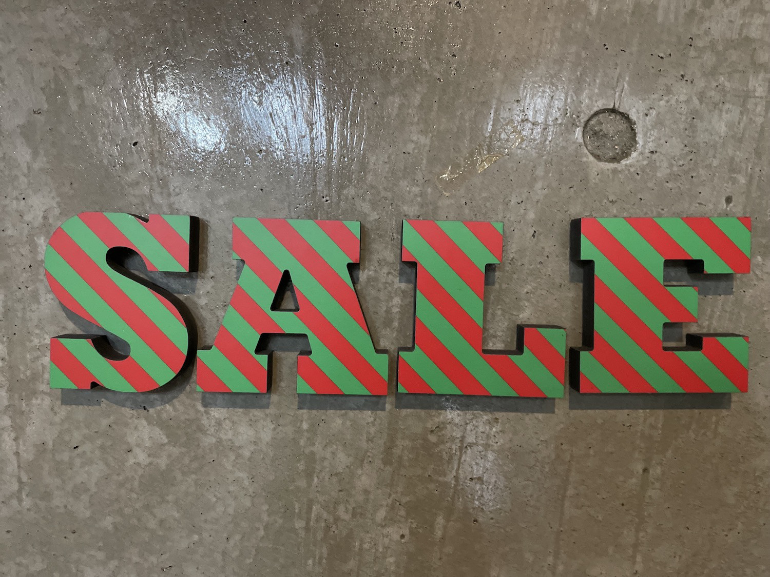 SALE 切り文字 立体文字 クリスマスカラー 置いても貼ってもOK 厚み1.8cm　浮き出し文字 おしゃれ