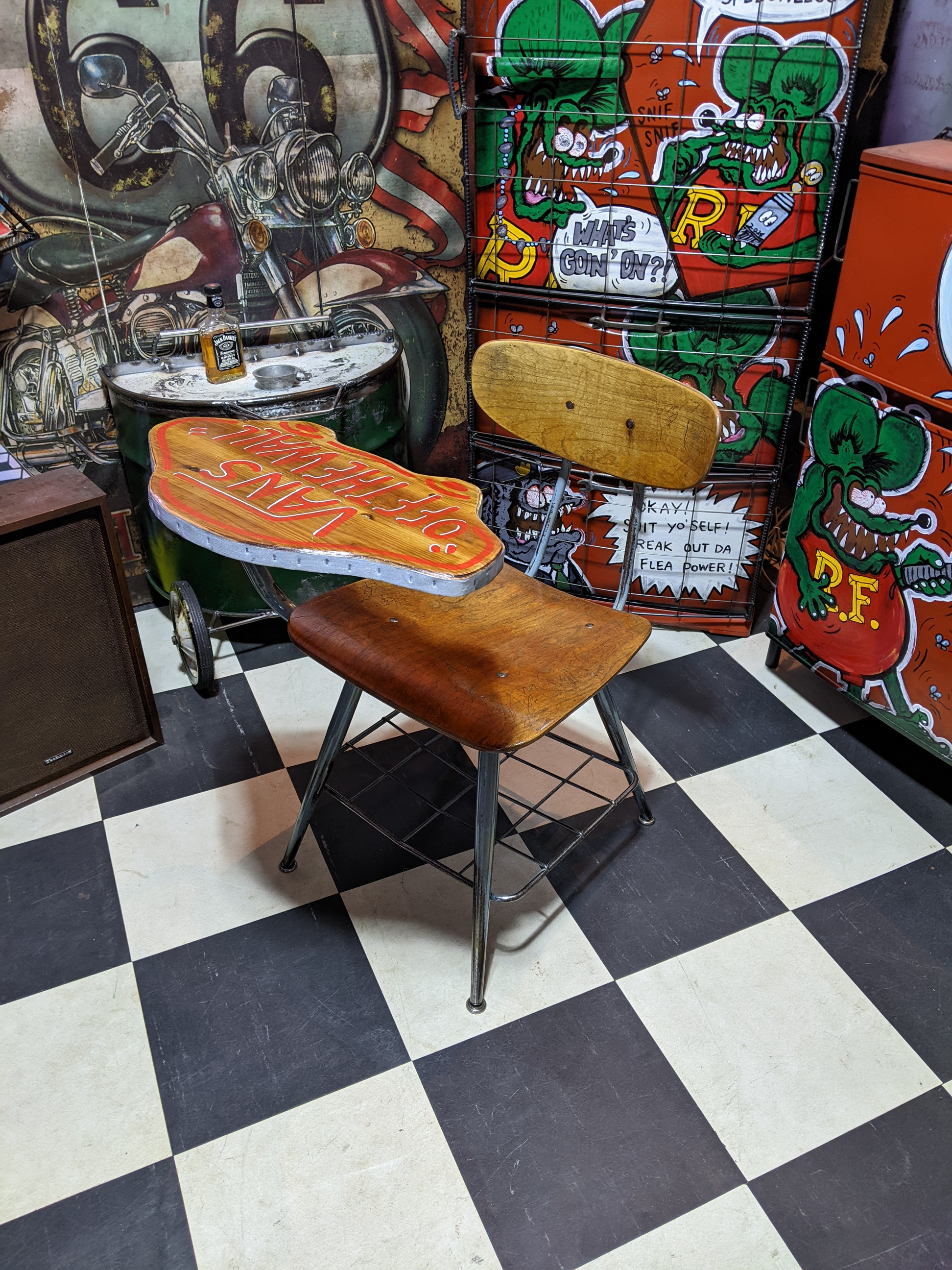 アメリカンヴィンテージ アメリカン スクールデスク（改） Vans "Off The Wall" アメリカンヴィンテージ 31,200円