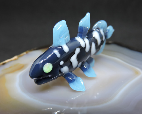 骨董　古ガラス　銀色　ゆらゆらガラス　ガラス工芸　犬モチーフ　置き物　ウラン Amazon.co.jp: ウランガラス 吹き硝子 狐置物 緑色硝子 USA