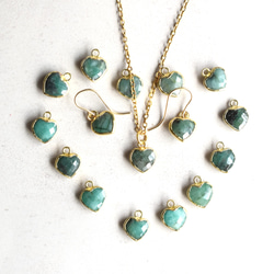 5月誕生石【限定数のみ・イヤリング変更可】モスグリーン♪　ハート　エメラルド　フレーム　サージカルステンレスフックピアス 10枚目の画像