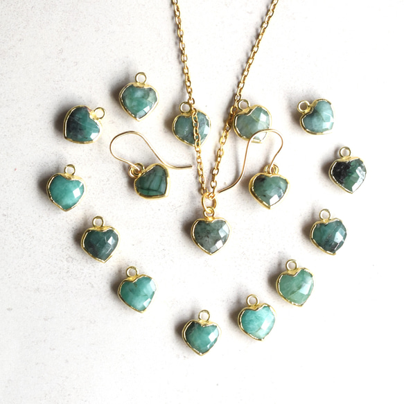 5月誕生石【限定数のみ・イヤリング変更可】モスグリーン♪　ハート　エメラルド　フレーム　サージカルステンレスフックピアス 10枚目の画像