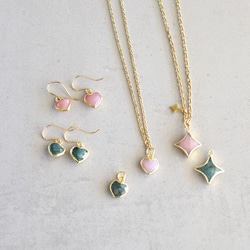 5月誕生石【限定数のみ・イヤリング変更可】モスグリーン♪　ハート　エメラルド　フレーム　サージカルステンレスフックピアス 11枚目の画像