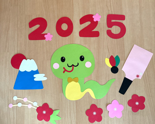 2025☆お正月☆巳年☆壁面飾り☆保育 型紙 SMILE 通販 18557653