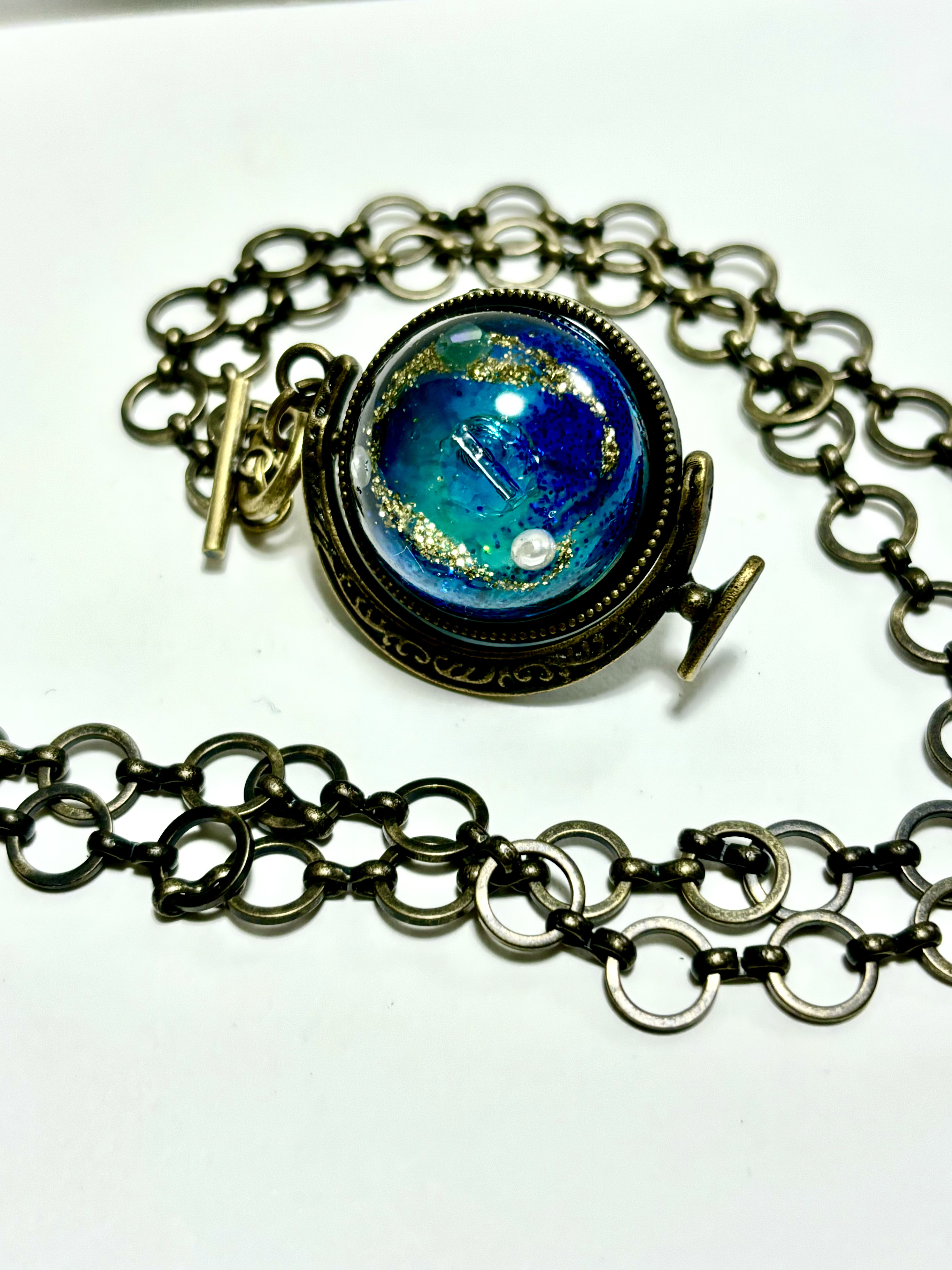 金古美の幻想的宇宙の天球儀ペンダント