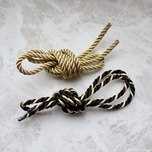 つまみ細工 ブラック×ゴールド 成人式振袖髪飾り 成人式 髪飾り ポニー