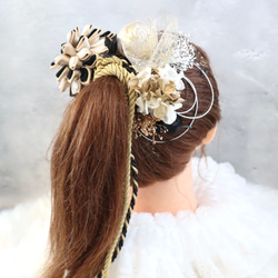 つまみ細工　ブラック×ゴールド　成人式振袖髪飾り　成人式　髪飾り　ポニー　オシャレ　紐　和紐　黒　金 5枚目の画像