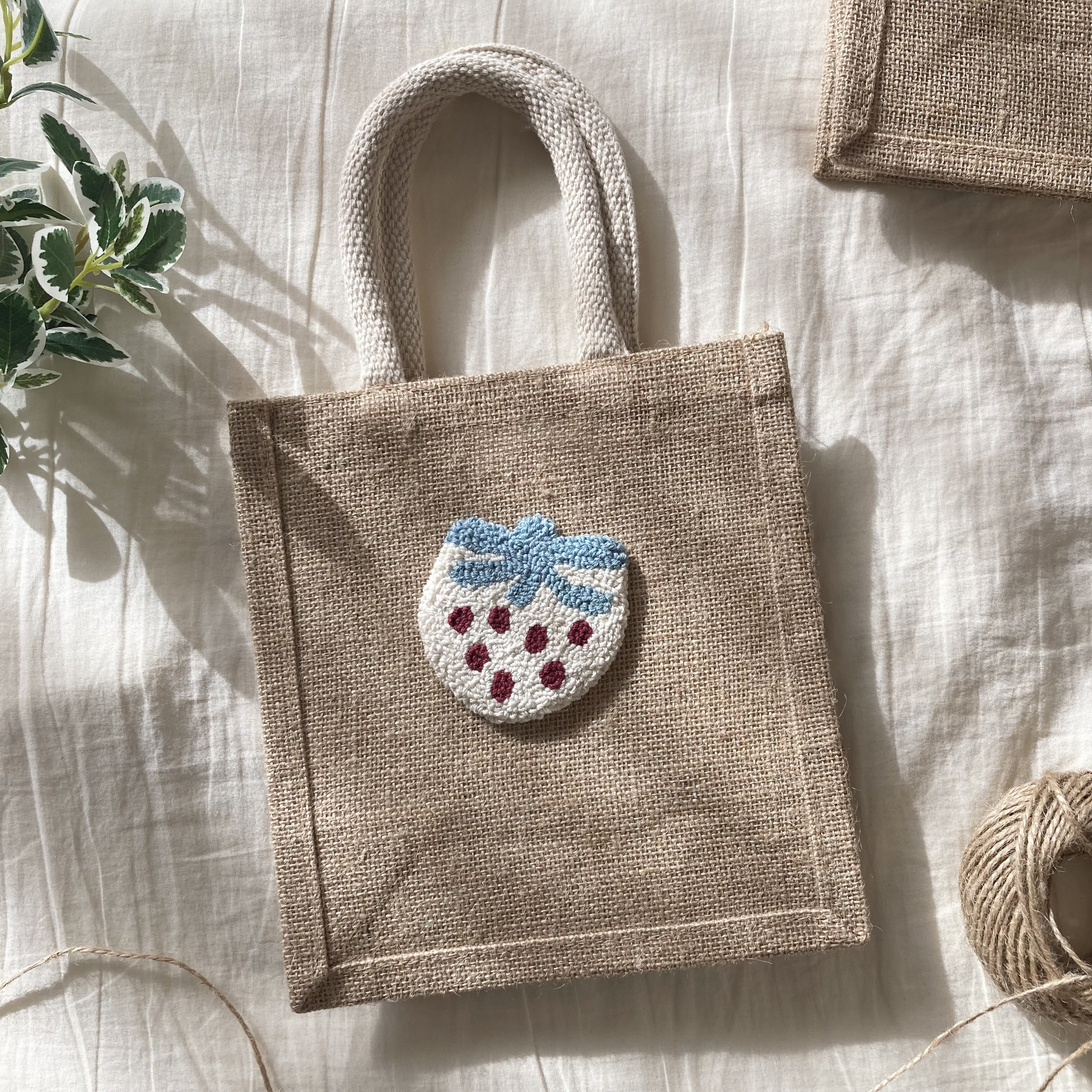 帯バッグ白地白大花刺繍バッグ／再販なし 【最終値下げ】作家一点物