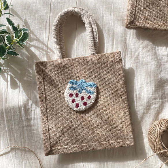 ♥️手編み♥️ハンドメイドバッグ♥️いちごバッグ♥️ベージュ系
