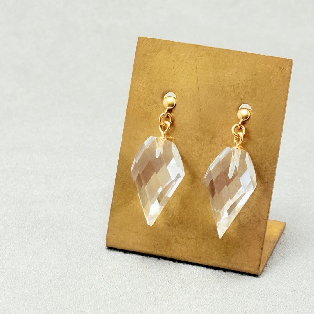 ラス1 K18 15×11 クォーツ/白水晶  天然石ピアス - 菱晶 M