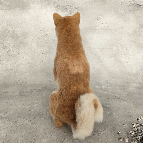 羊毛フェルト犬　ちろ シロ🐾 : クレヨンしんちゃんのシロ 犬種は小型の雑種犬なんだ