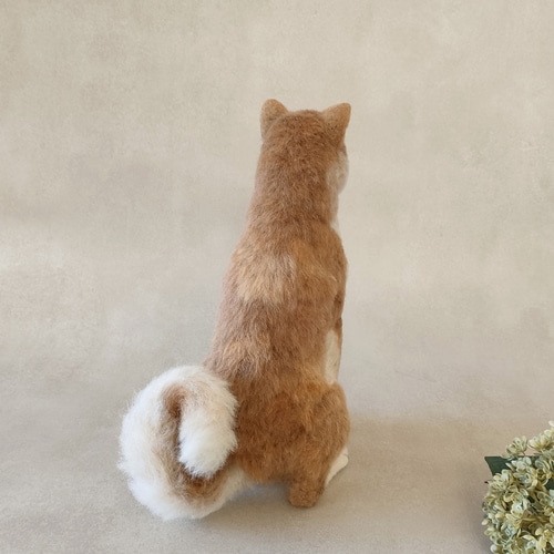 羊毛フェルト犬 赤毛の秋田犬さん〈24112〉 羊毛フェルト 羊毛わんこ