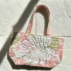 絵画の様な縞プリント2でモンステラのトートバッグ　ハワイアンキルト 絵画の様な縞プリント2でモンステラのトートバッグ ハワイアンキルト