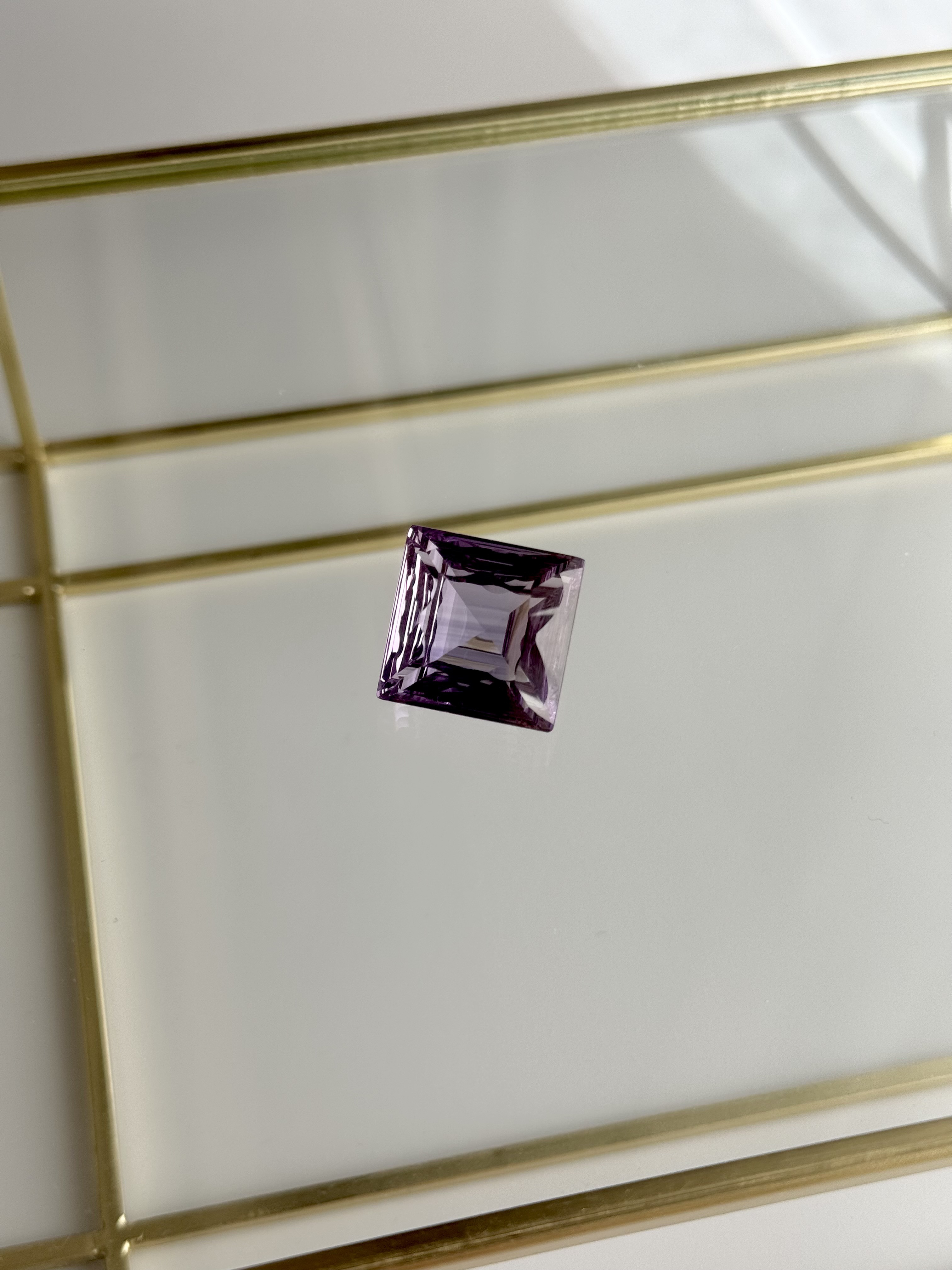 宝石質　ブラジル北部アメジスト レーザーカット ルース