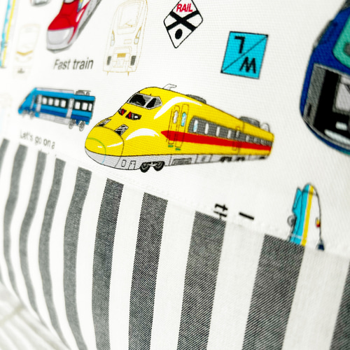 送料無料☆電車＆新幹線柄♬ファスナーのレッスンバッグ、上履き入れ袋