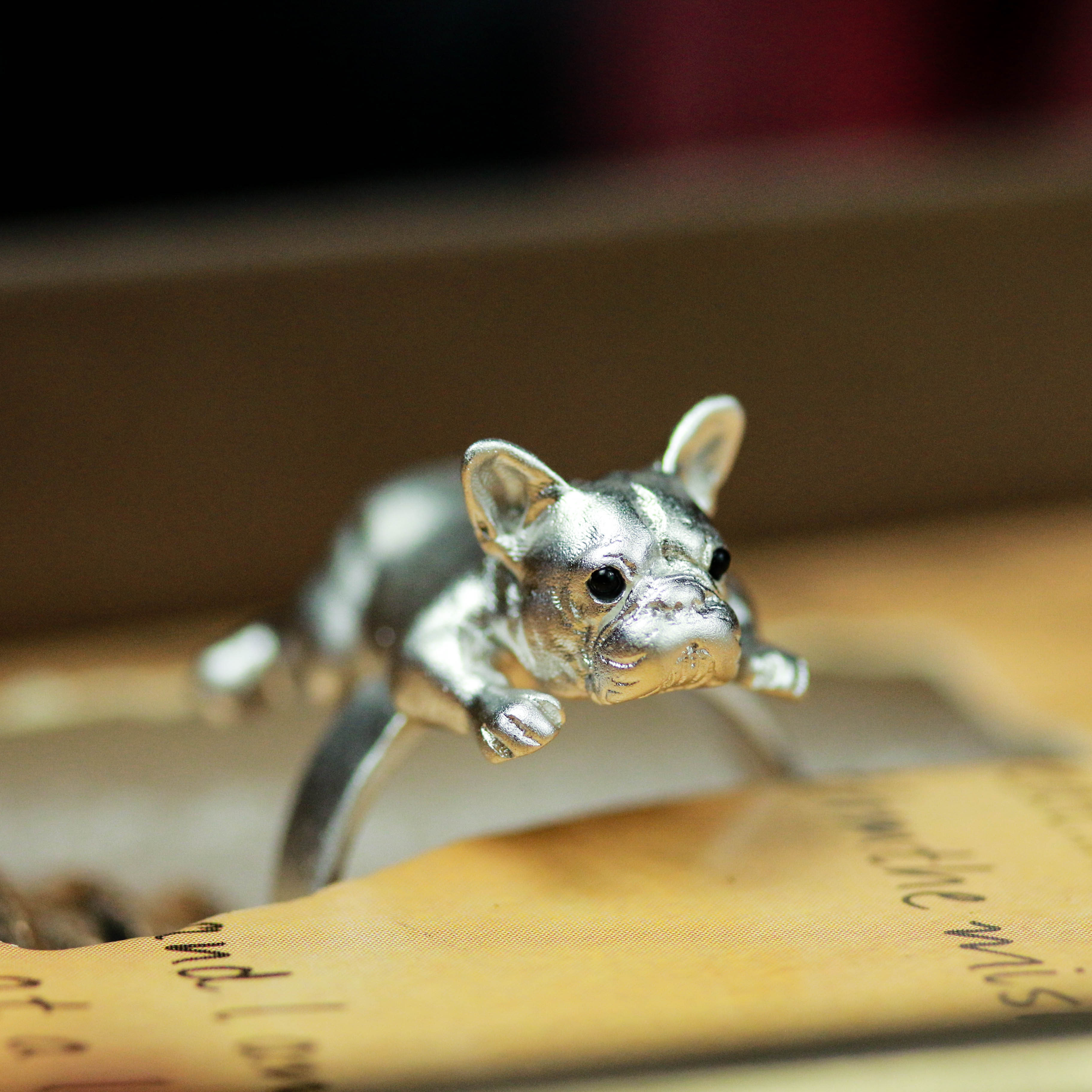 イングリッシュ・ブルドッグ・リング、シルバー925、ブルドッグ・ハグ・リング、ジェムストーン・アイズ、アニマル・ジュエリ