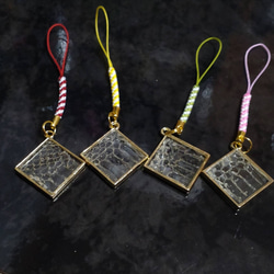 紅白ヘビの抜け殻 根付ストラップ 携帯ストラップ 魔法雑貨店 night