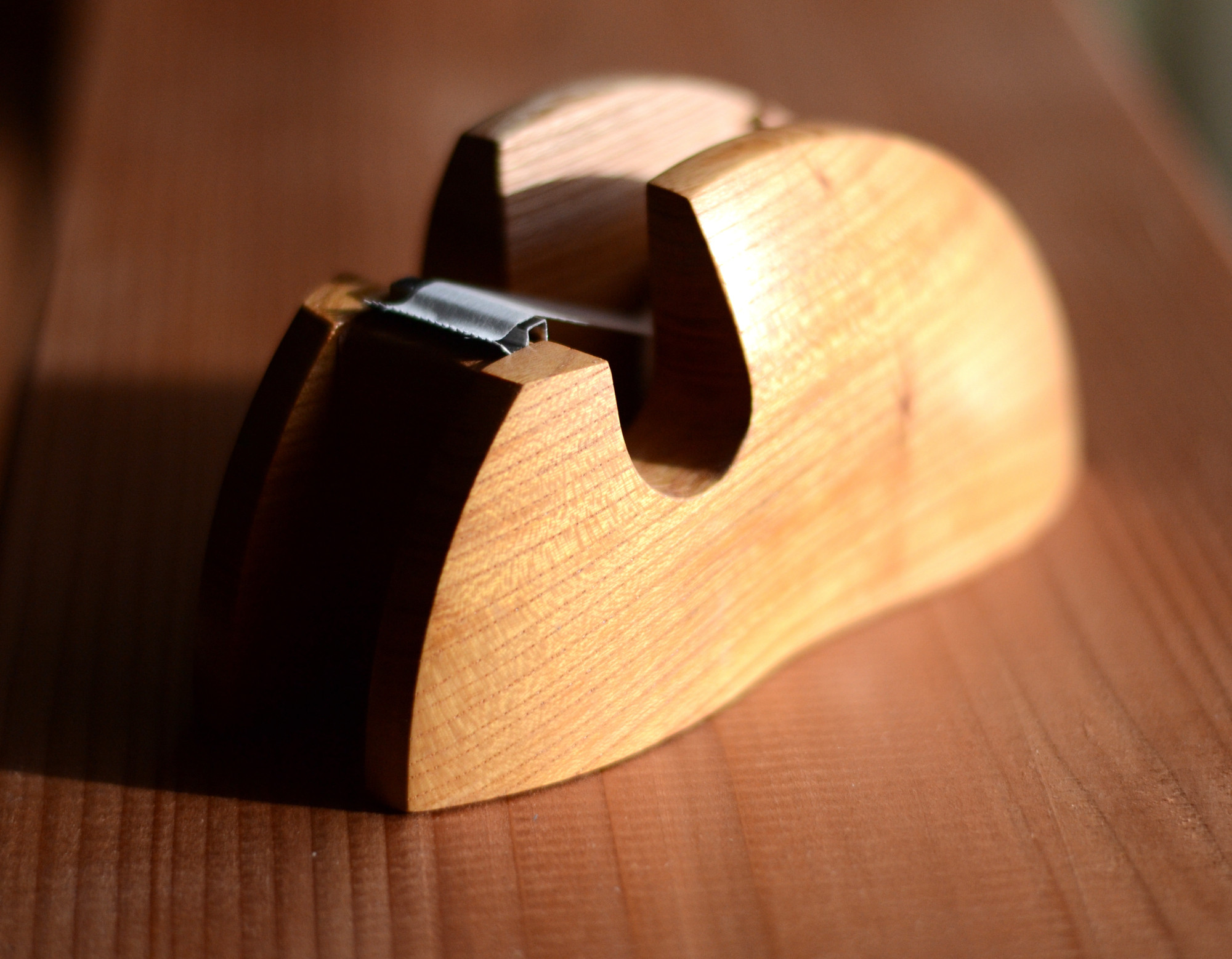 テープカッター(欅)/マスキングテープ/セロテープ/木製文房具/木工ろくろ #0188