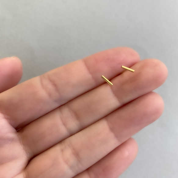 極細シンプルスティックピアス＊ゴールド 4枚目の画像