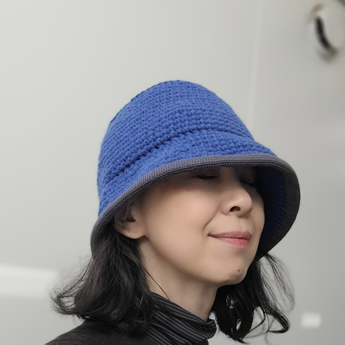 ニット バケットハット ブルー 手編み ウールテープ Mサイズ