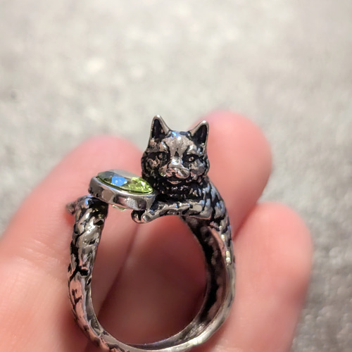 ペリドット リング 猫の指輪 天然石 リング 天然石 指輪