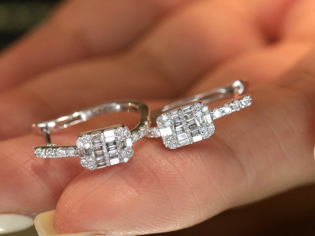 天然ダイヤモンドピアス0.5ct　k18