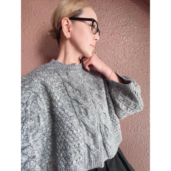 選擇您的長度❤️RATA原創針織衫❤️麻花圖案短款針織衫❤️精緻輪廓❤️優雅灰色 第5張的照片