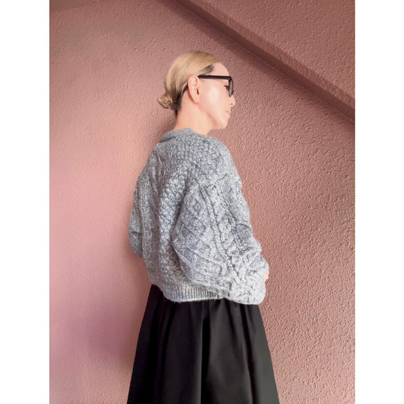 選擇您的長度❤️RATA原創針織衫❤️麻花圖案短款針織衫❤️精緻輪廓❤️優雅灰色 第6張的照片