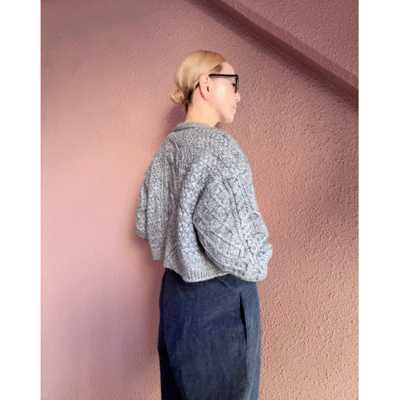 選擇您的長度❤️RATA原創針織衫❤️麻花圖案短款針織衫❤️精緻輪廓❤️優雅灰色 第8張的照片