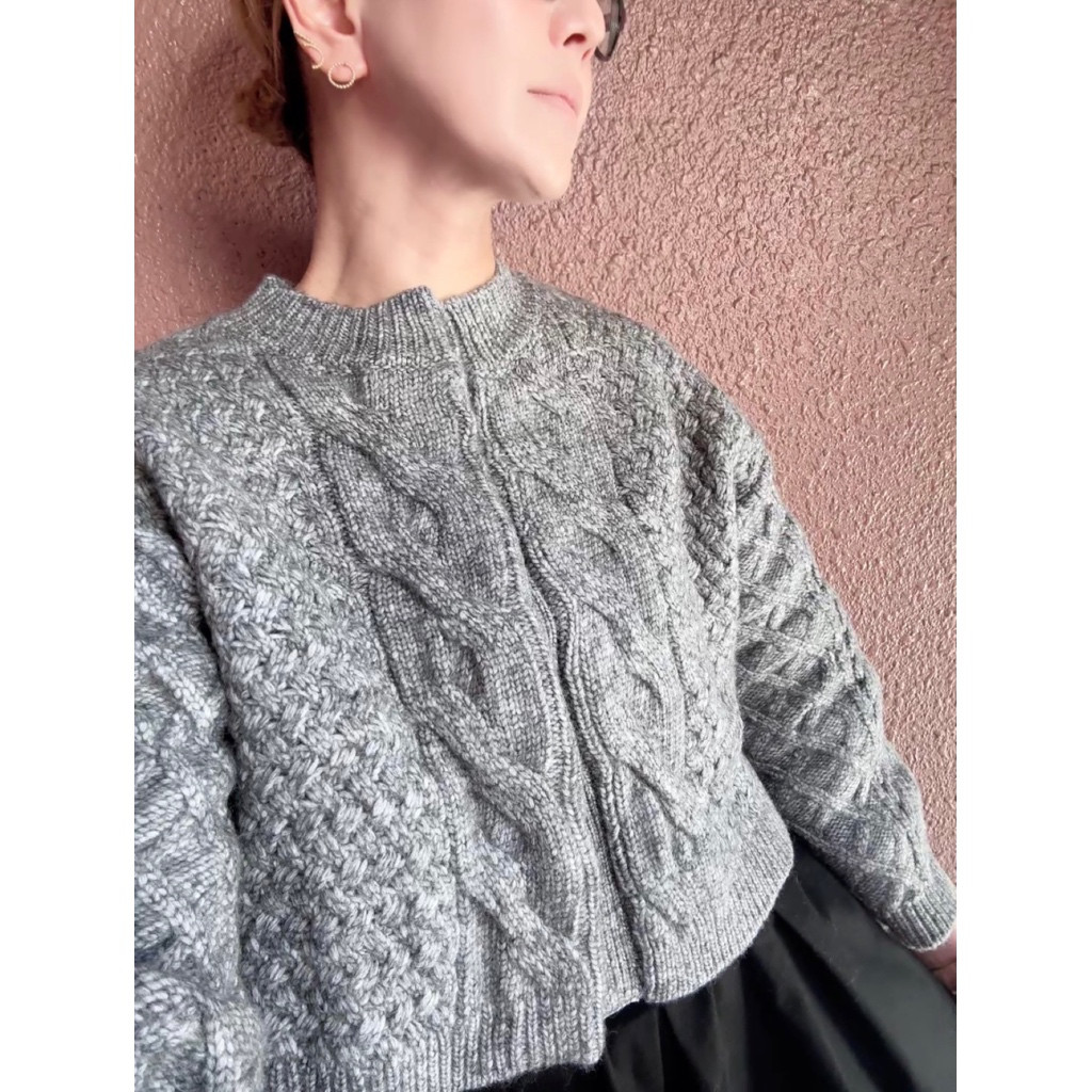 長さ選べる❤️RATAオリジナルニット❤️ケーブル柄のショートニット❤️絶妙シルエット❤️上品グレー