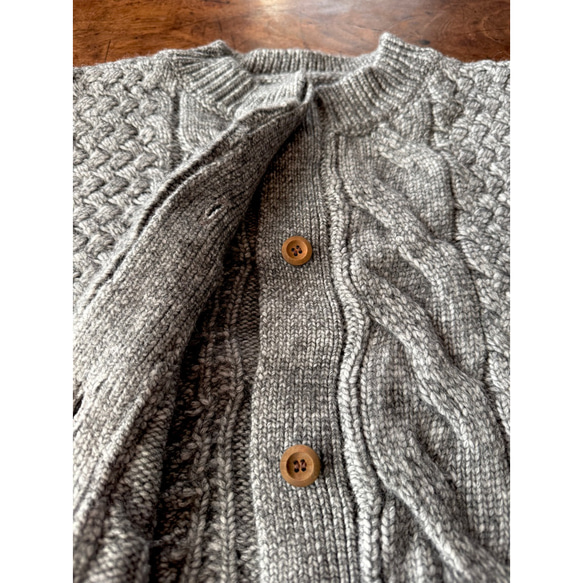 選擇您的長度❤️RATA原創針織衫❤️麻花圖案短款針織衫❤️精緻輪廓❤️優雅灰色 第10張的照片