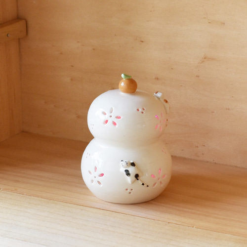 ネコつき鏡餅ランプ 鏡餅 陶 華工房 通販 18563310｜Creema(クリーマ