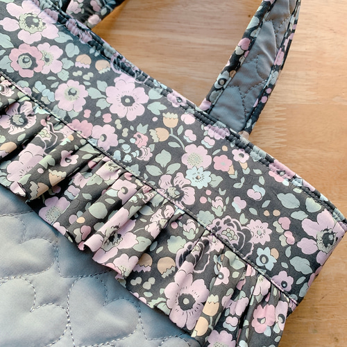 ☆フリルハートキルトバッグ＊リバティ・ベッツィ☆ミッドナイト