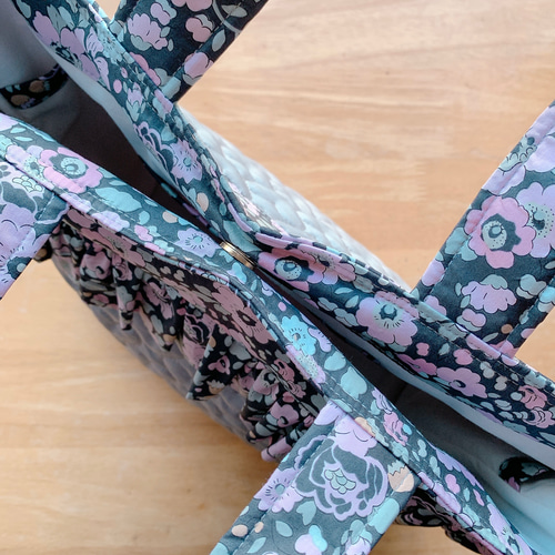 ☆フリルハートキルトバッグ＊リバティ・ベッツィ☆ミッドナイト