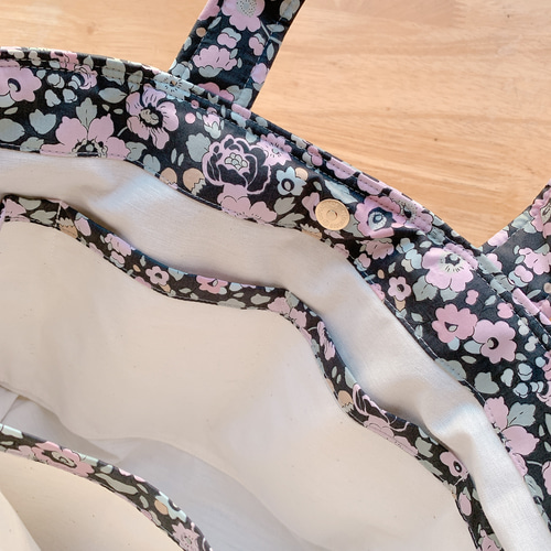 ☆フリルハートキルトバッグ＊リバティ・ベッツィ☆ミッドナイト