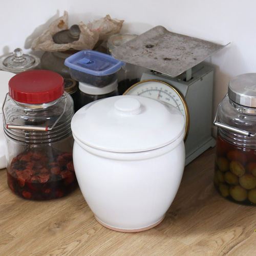 軽く扱いやすい甕（かめ） お味噌（5キロ）の仕込みに 【三重県四日市