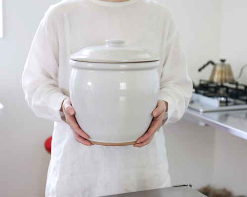 軽く扱いやすい甕（かめ） お味噌（5キロ）の仕込みに 【三重県四日市