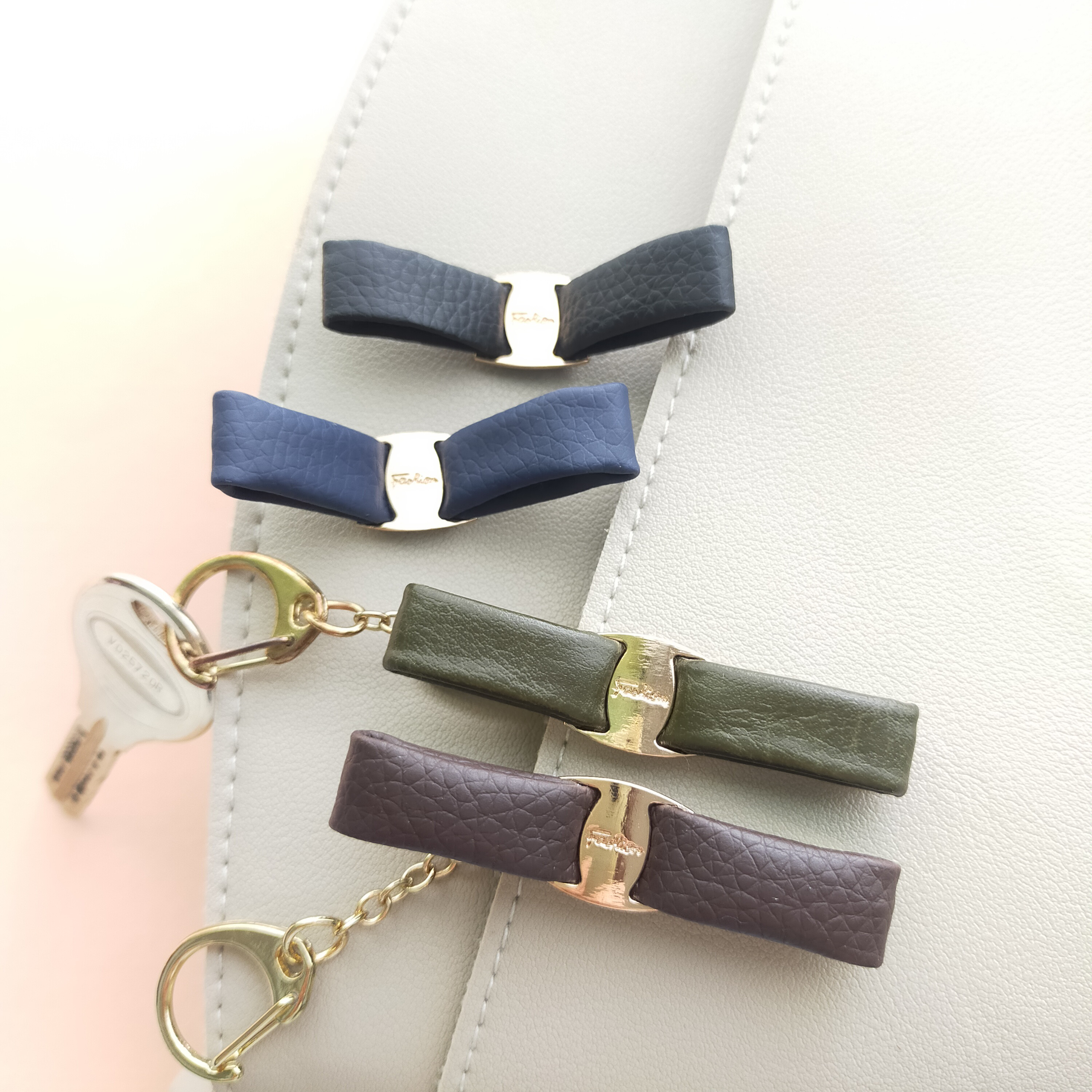 〜リボンキークリップ〜　アンティーク　冬秋春夏　財布　革製品　キーケース　カードホルダー　名刺入れ　カードケース　バック