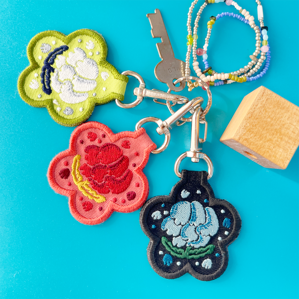 期間限定価格商品 奈々 刺繍キーホルダーブローチ ハンドメイド