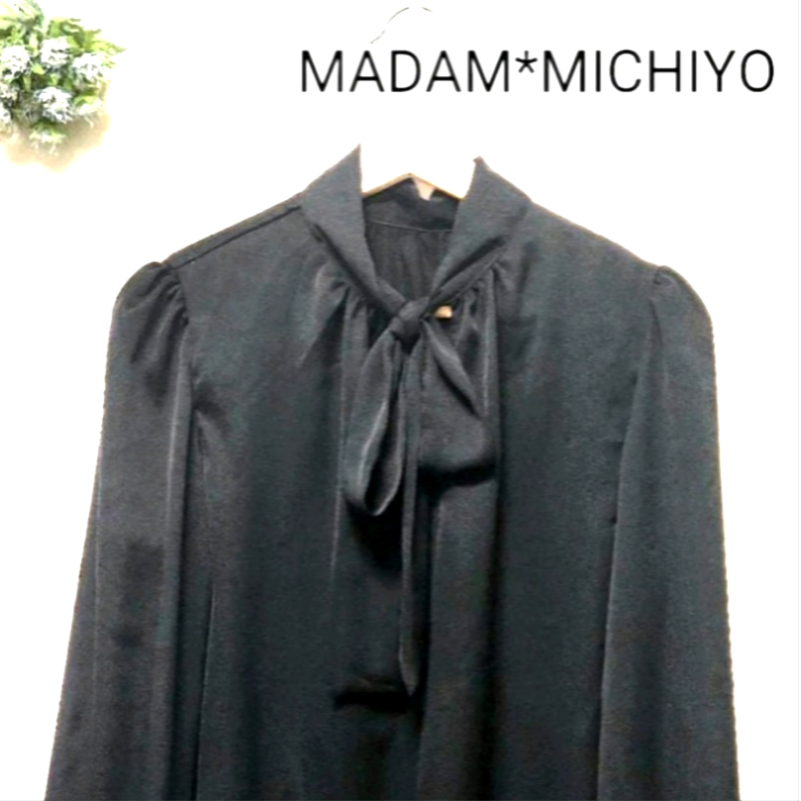 ボータイブラウス冠婚葬祭にも！    黒の薄手ポリエステル素材