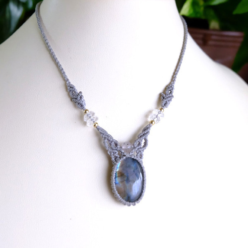 【handmade】マクラメ× ラブラドライト&ローズクォーツ ネックレス handmade】マクラメ× ラブラドライト&ローズクォーツ ネックレス