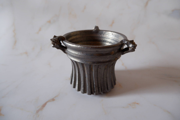 3.5号燻し金彩三方耳付き鉢686　塊根植物　多肉植物　盆栽　植木鉢　作家鉢　沖縄 1枚目の画像